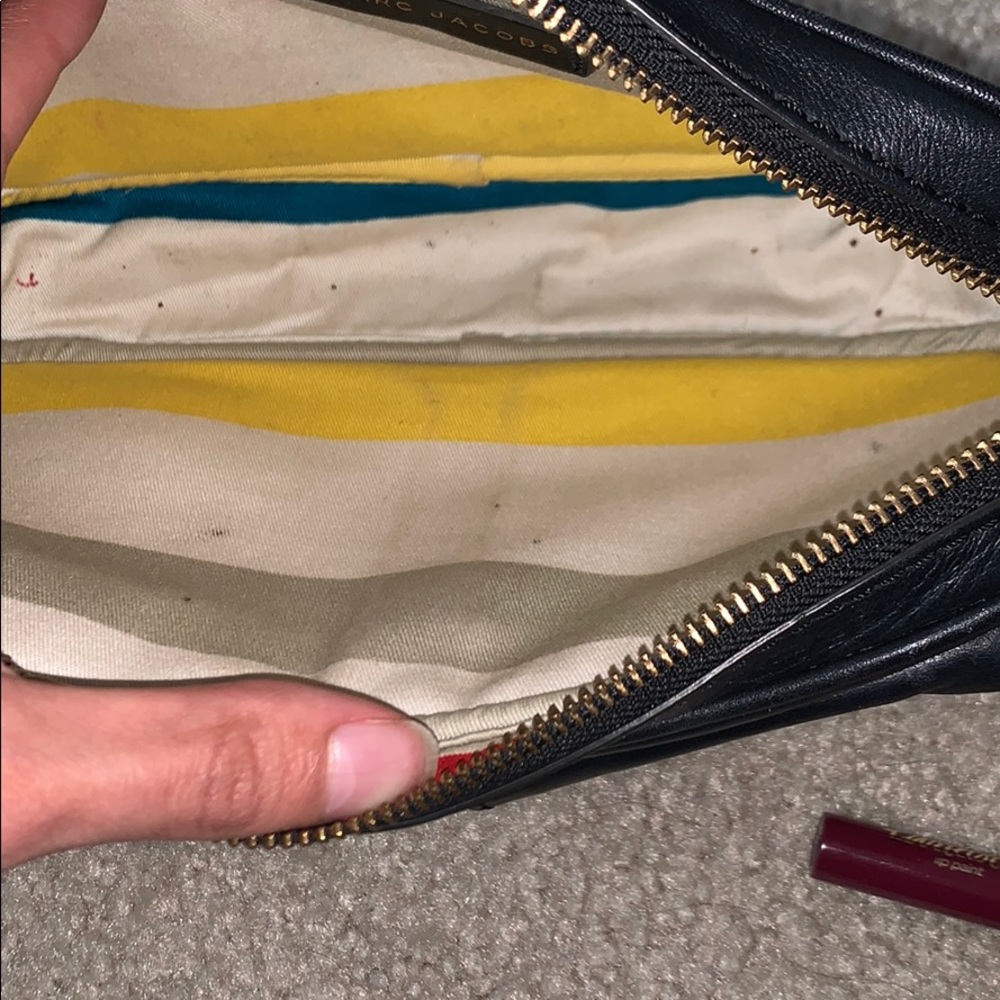 Practically New Marc Jacobs Medium Crossbody! - image 5